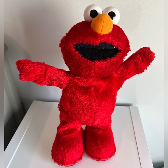 Fisher-Price Other - Hokey Pokey Dancing Elmo